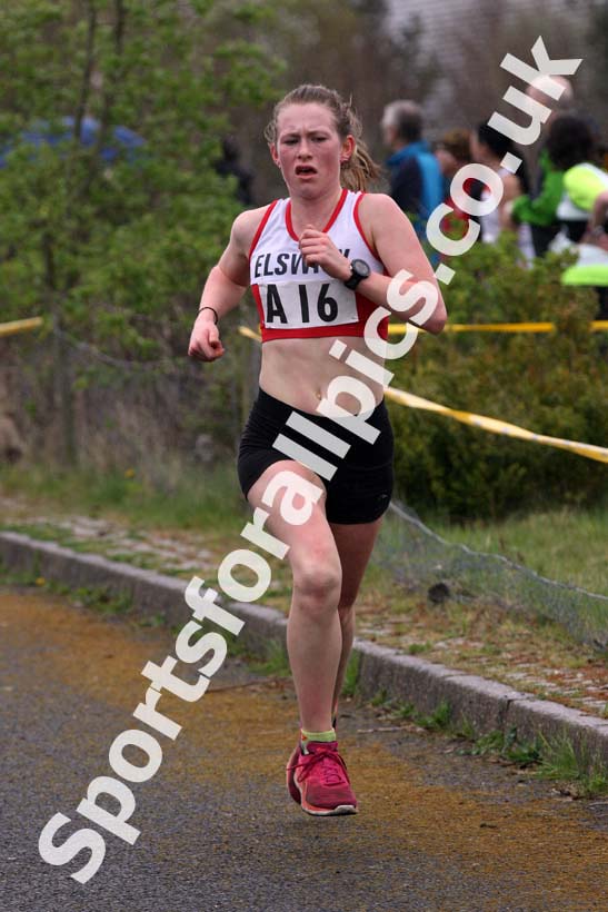 Senior womens relay, Elswick Good Friday Road Races. Photo: David T. Hewitson/Sports for All Pics